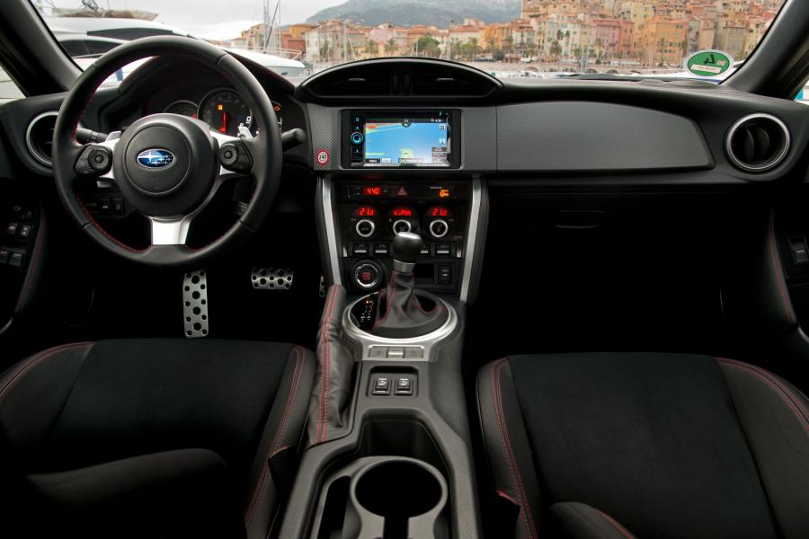 Торпедо Subaru BRZ 2016 года  (WW) (фото 11 из 50)